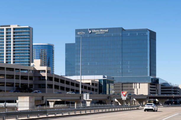 Liberty Mutual’s office building in Plano, Texas, USA. Plano, Texas, USA - March 19, 2022: Liberty Mutual’s office building in Plano, Texas, USA. Liberty Mutual Group is an American diversified global insurer. Plano Texas home stock pictures, royalty-free photos & images