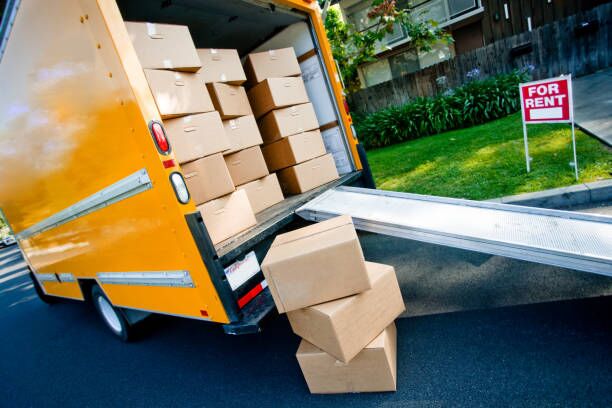 moving out of the apartment moving truck stock pictures, royalty-free photos & images